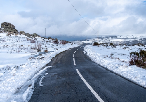 Snowy road peneda gerês