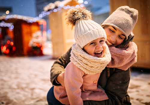 Mãe e filha numa aldeia de Natal